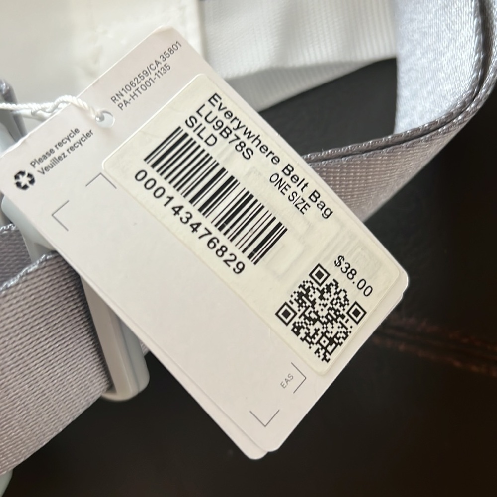 Lulu Lemon Everywhere Belt Bag - Picture 2 of 4